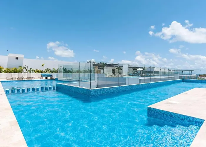 Chic 2br In Exclusive Building * Playa del Carmen