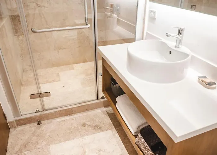 Chic 2br In Exclusive Building Ferienhaus *