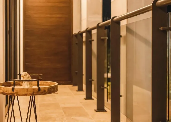 Chic 2br In Exclusive Building Playa del Carmen