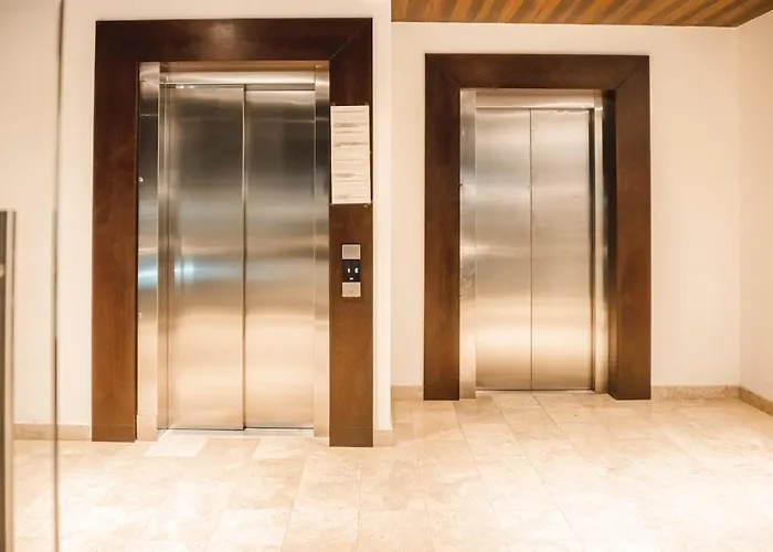 Chic 2br In Exclusive Building
