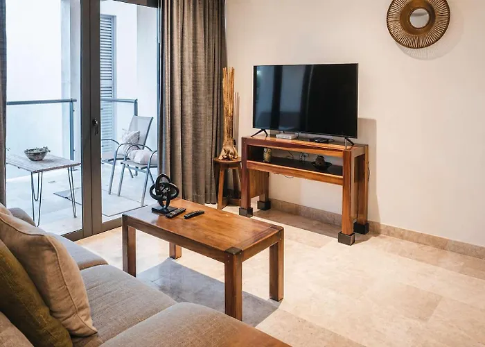 Chic 2br In Exclusive Building Ferienhaus