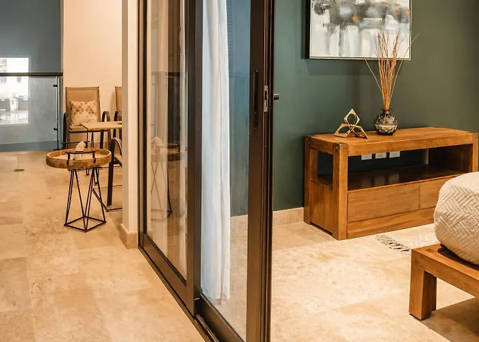 Chic 2br In Exclusive Building Playa del Carmen